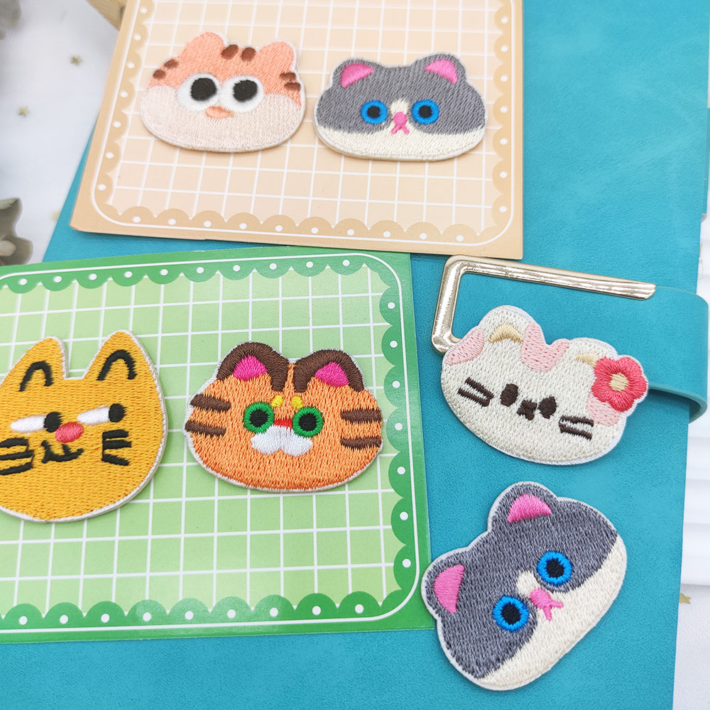 Auto-adesivo bordado Cat Head  - Phone Cases Eco Friendly avaliação e preço