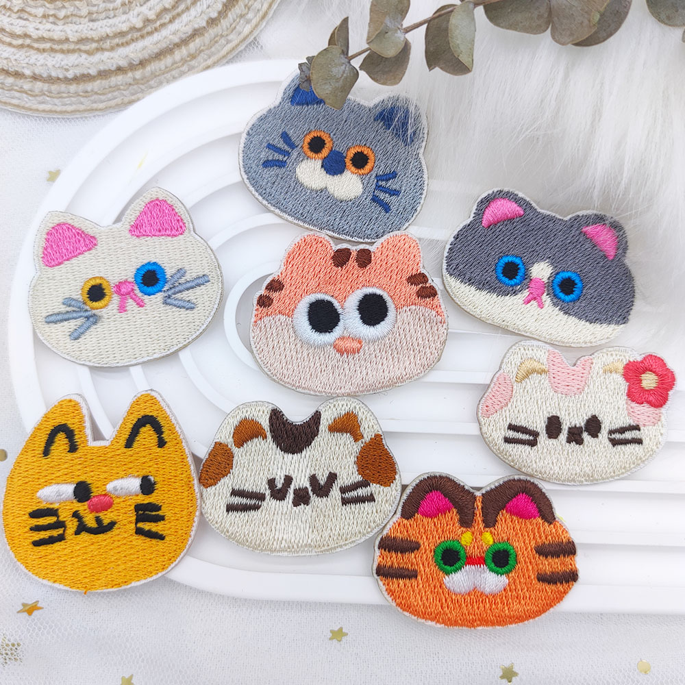 Auto-adesivo bordado Cat Head  - Phone Cases Eco Friendly avaliação e preço