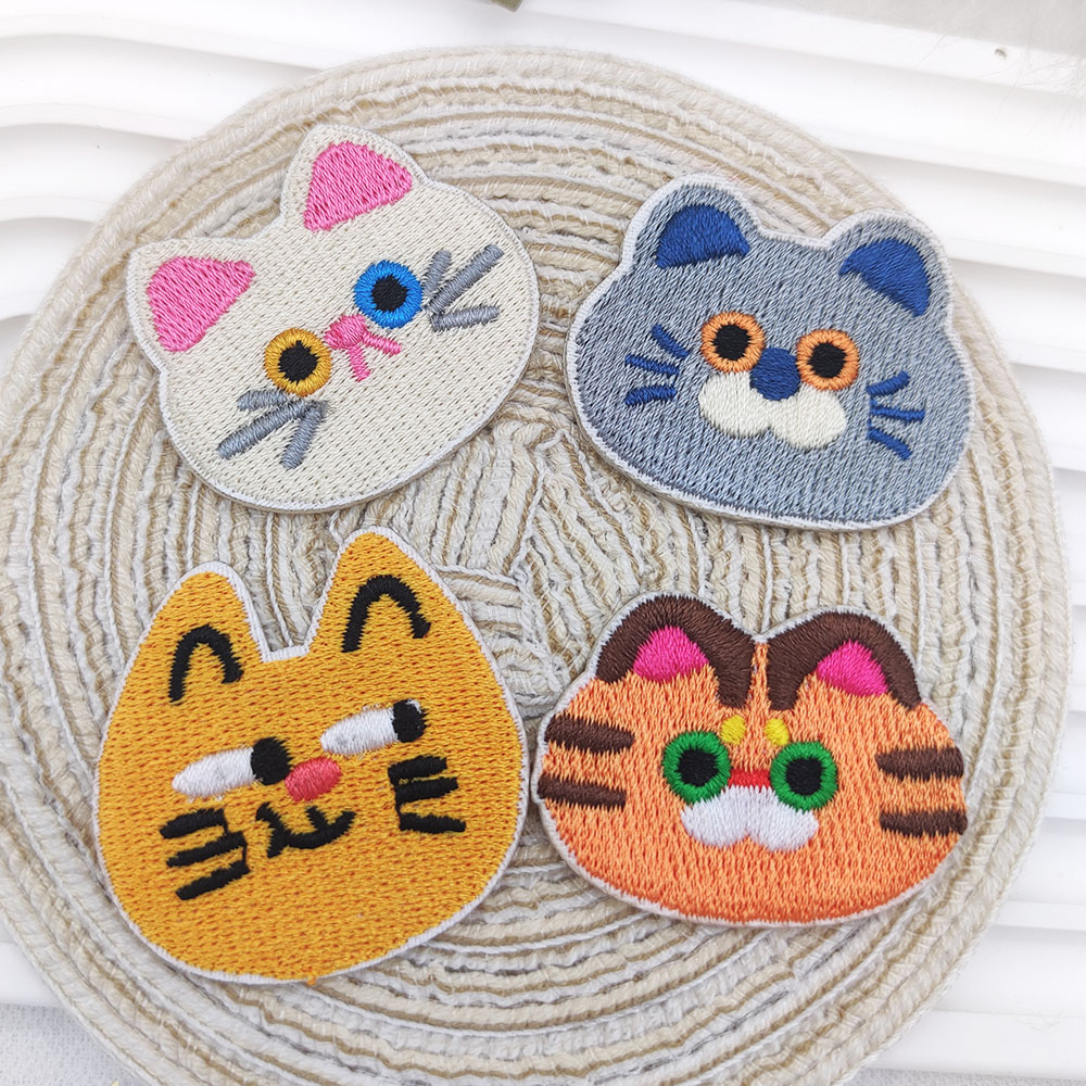 Auto-adesivo bordado Cat Head  - Phone Cases Eco Friendly avaliação e preço